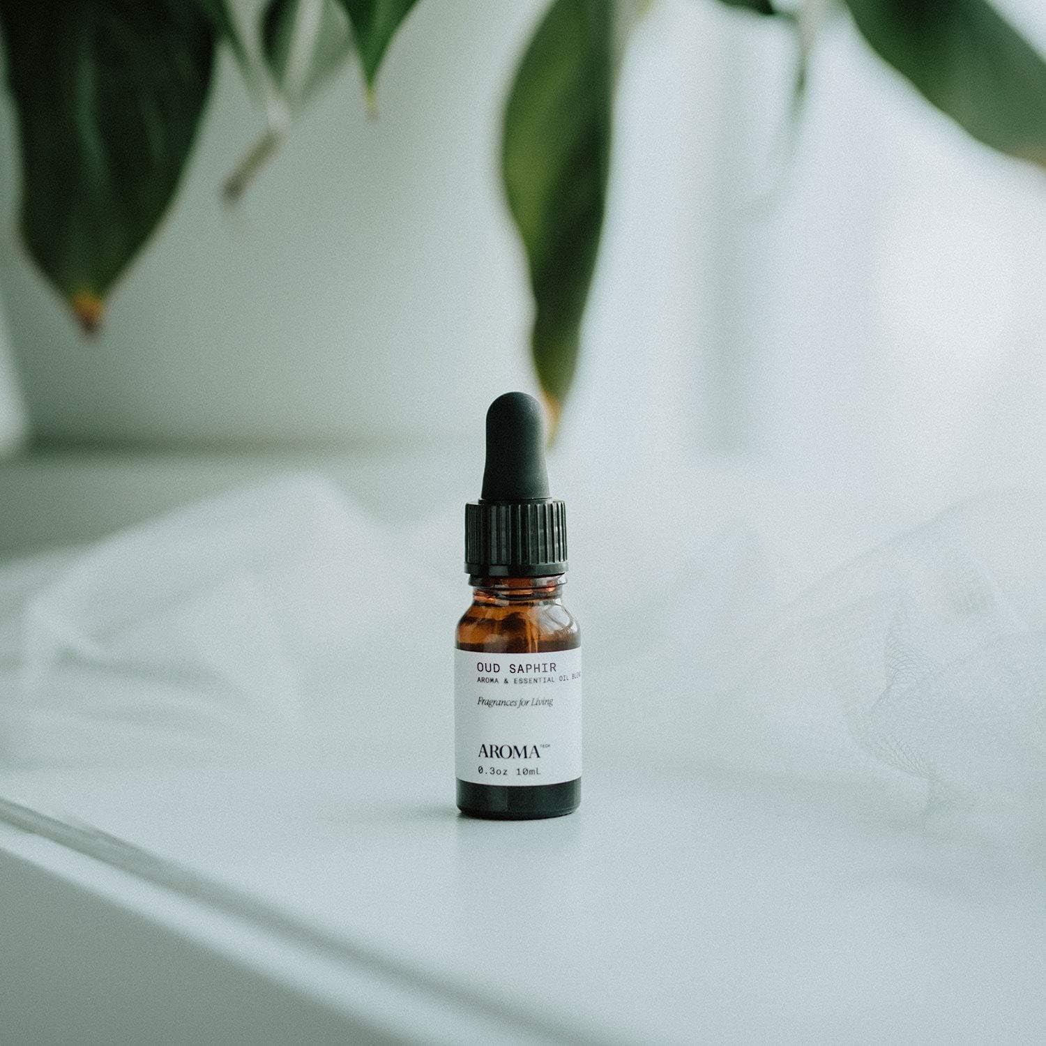 Oud Saphir Aroma Essential Oil Blend: Luxury Hotel Inspired Aromatherapy with for Ultrasonic Diffusers & Nebulizers (10 Ml)