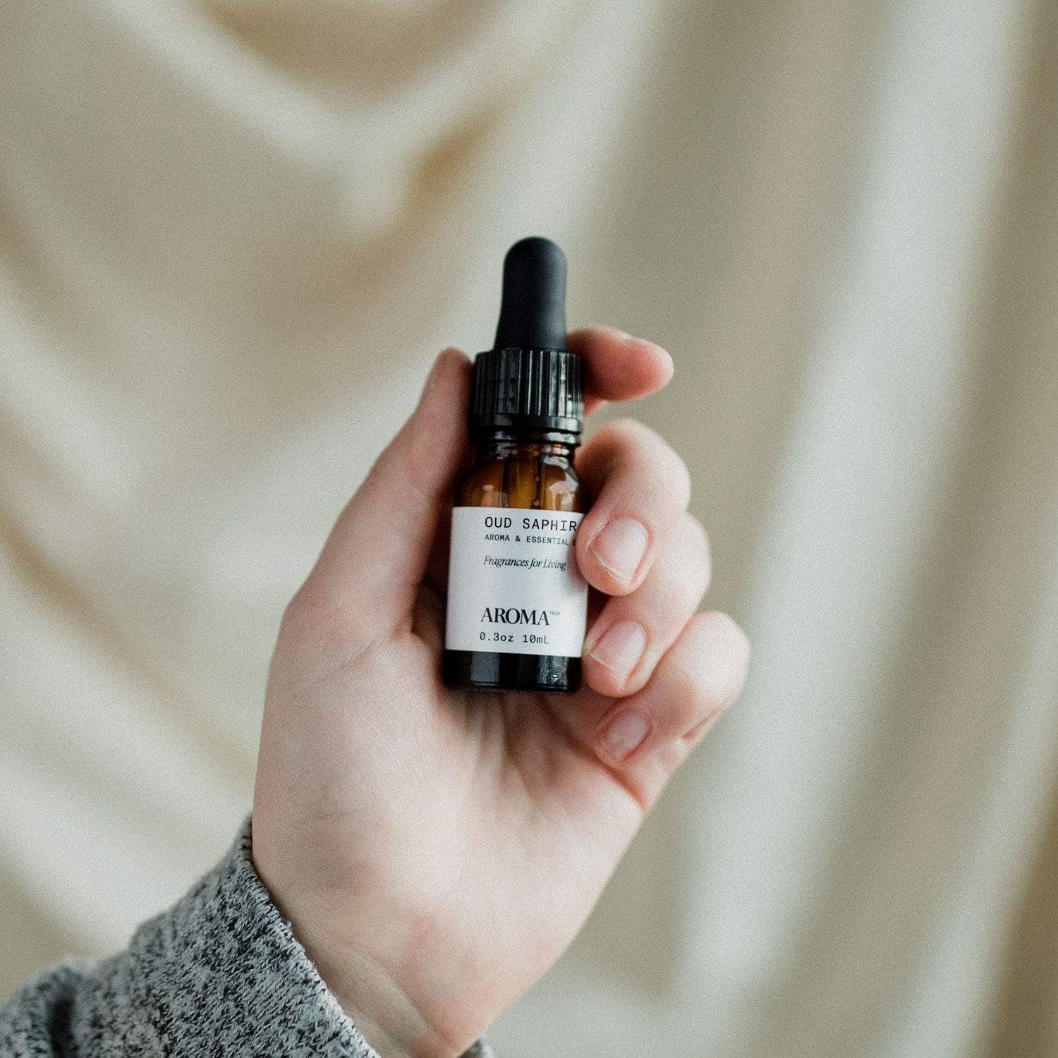 Oud Saphir Aroma Essential Oil Blend: Luxury Hotel Inspired Aromatherapy with for Ultrasonic Diffusers & Nebulizers (10 Ml)